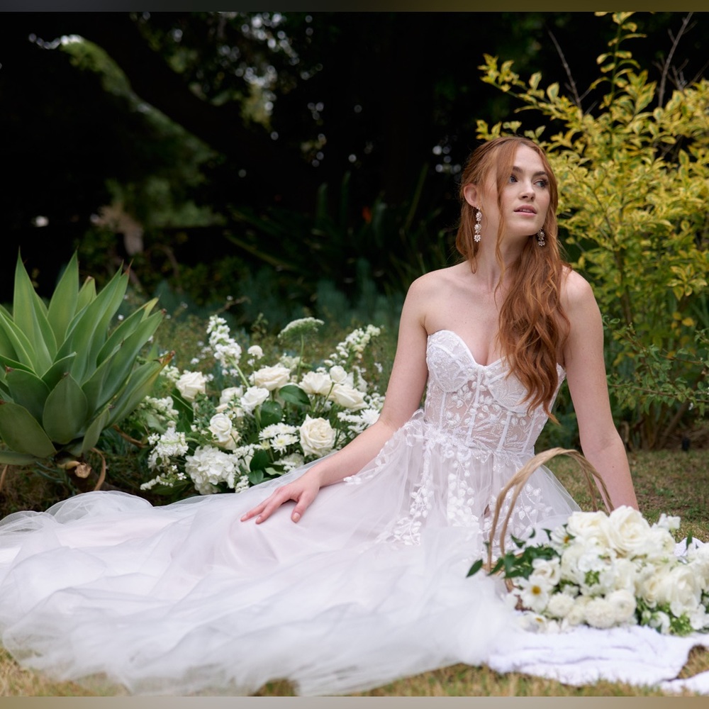 CB065W Wedding Dress